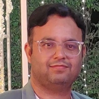 Portrait image of Dr Vikesh Gupta